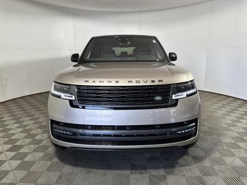 2025 Land Rover Range Rover P400 SE