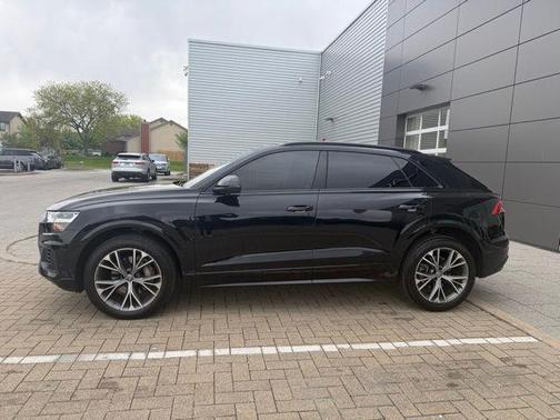 Orca Black Metallic 2020 Audi Q8 55 Premium