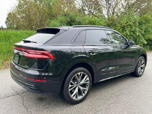 Orca Black Metallic 2020 Audi Q8 55 Premium
