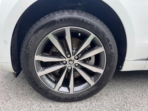 Fuji White 2026 Jaguar F-PACE P250 R-Dynamic S