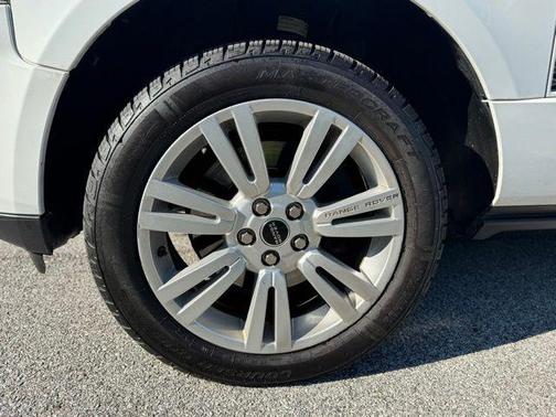 Fuji White 2012 Land Rover Range Rover HSE