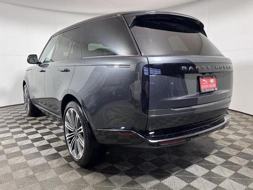 2025 Land Rover Range Rover P400 SE
