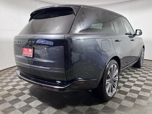 2025 Land Rover Range Rover P400 SE
