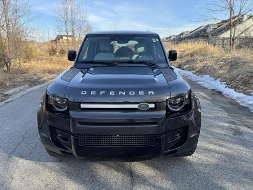 2025 Land Rover Defender 110 P300