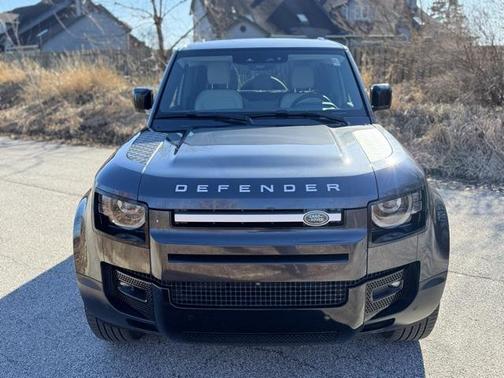 2025 Land Rover Defender 110 P300