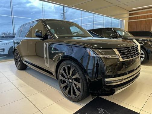 2025 Land Rover Range Rover P400 SE