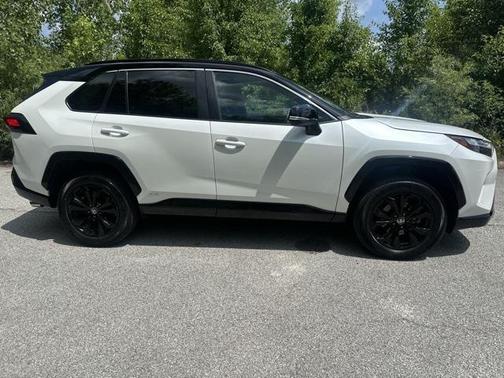 2024 Toyota RAV4 Hybrid SE