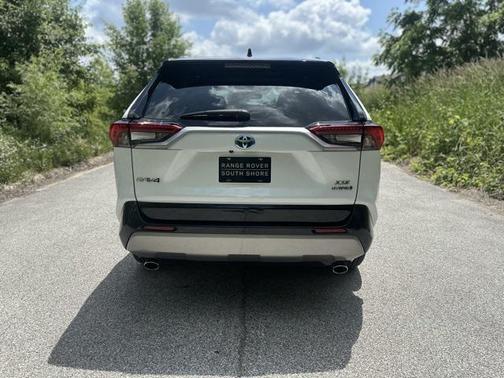 2024 Toyota RAV4 Hybrid SE