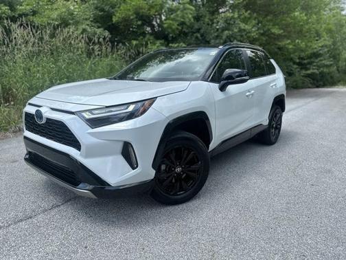 2024 Toyota RAV4 Hybrid SE
