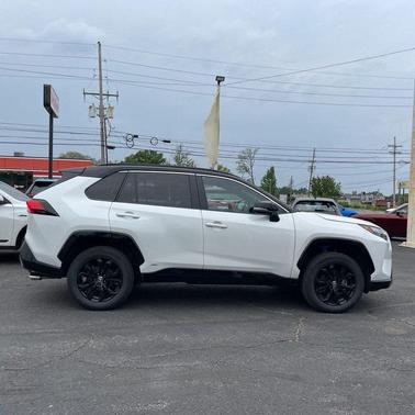 2024 Toyota RAV4 Hybrid SE