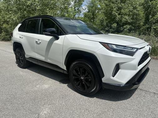 2024 Toyota RAV4 Hybrid SE
