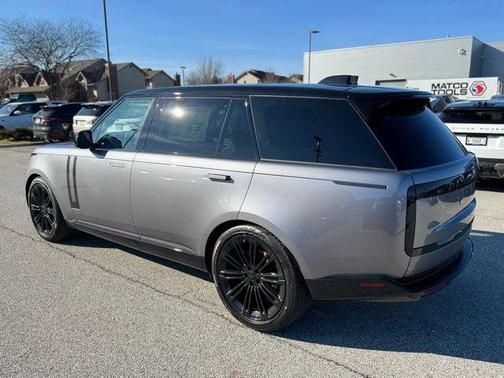 Grey 2026 Land Rover Range Rover P530 SE 7 Seat