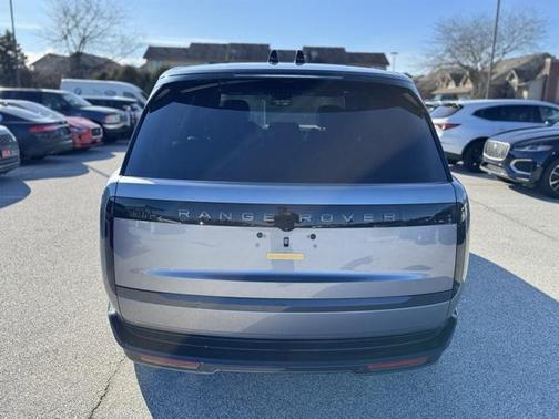 2026 Land Rover Range Rover P530 SE 7 Seat