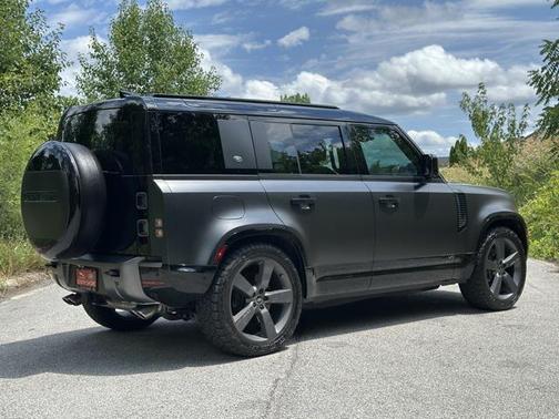 2024 Land Rover Defender 110 P525 Carpathian Edition
