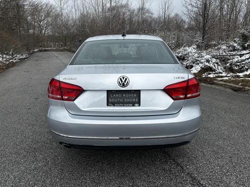 2015 Volkswagen Passat 1.8T Auto SE w/Sunroof & Nav