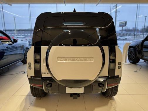 2026 Land Rover Defender P400 X-Dynamic SE