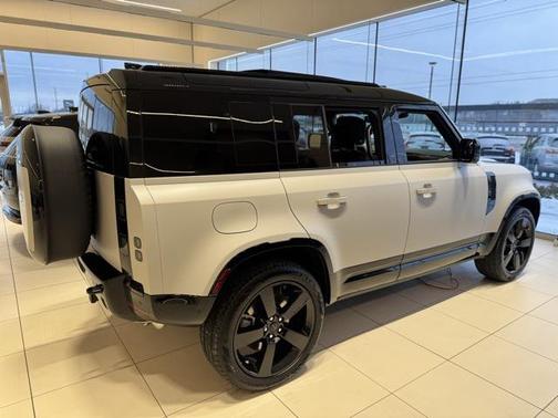 2026 Land Rover Defender P400 X-Dynamic SE