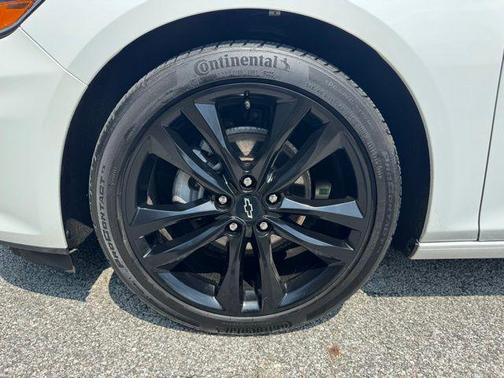 Summit White 2024 Chevrolet Malibu 1LT