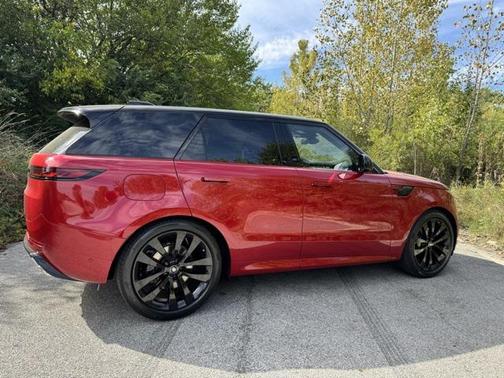 2025 Land Rover Range Rover Sport SE