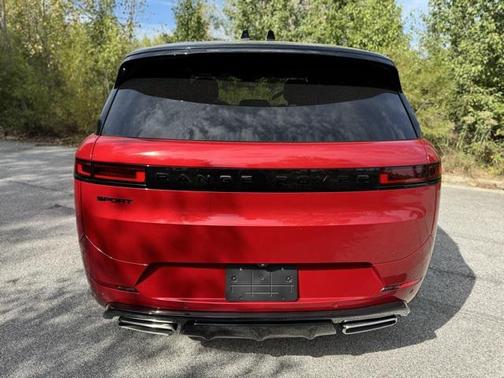 2025 Land Rover Range Rover Sport SE