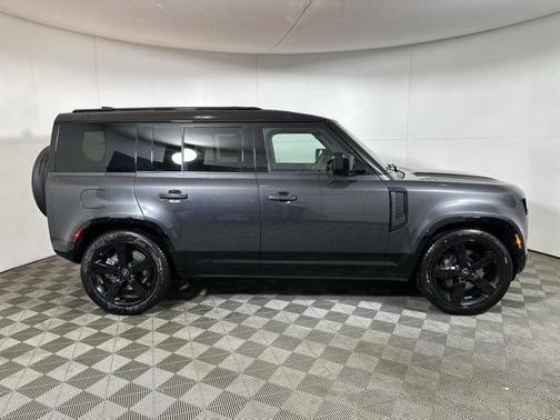 2025 Land Rover Defender 110 P400 X-Dynamic SE