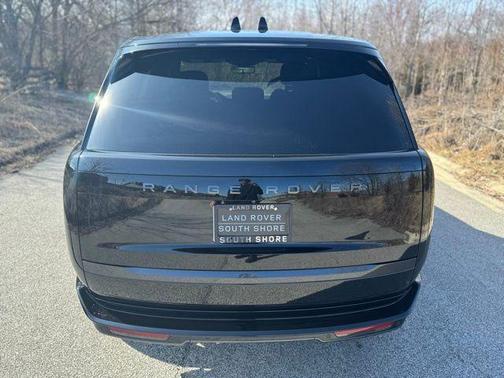 Santorini Black 2026 Land Rover Range Rover P400 SE