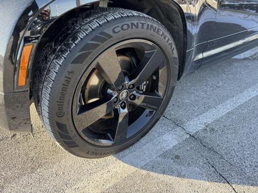 2024 Land Rover Defender 110 V8