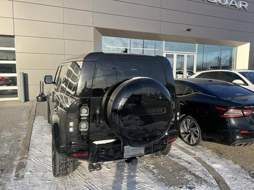 2024 Land Rover Defender 110 V8