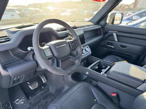 2024 Land Rover Defender 110 V8