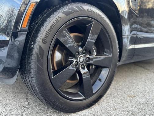 2024 Land Rover Defender 110 V8