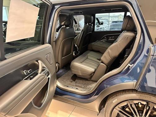 2026 Land Rover Range Rover P530 SE 7 Seat