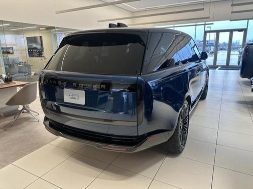2026 Land Rover Range Rover P530 SE 7 Seat