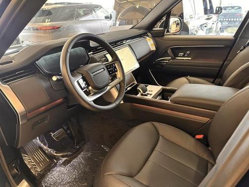 2026 Land Rover Range Rover P530 SE 7 Seat