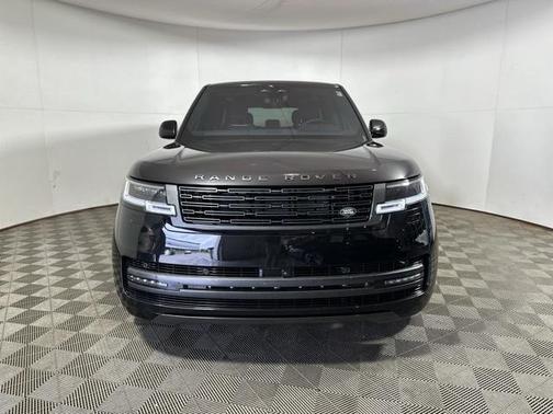 2025 Land Rover Range Rover P530 SE
