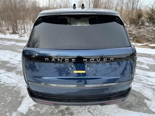 2026 Land Rover Range Rover P400 SE