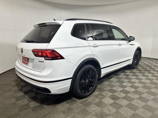 2022 Volkswagen Tiguan 2.0T SE R-Line Black 4MOTION