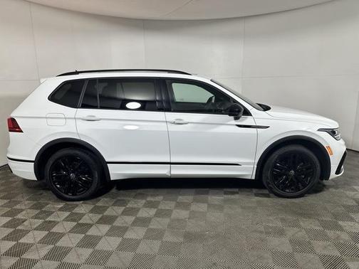 2022 Volkswagen Tiguan 2.0T SE R-Line Black 4MOTION