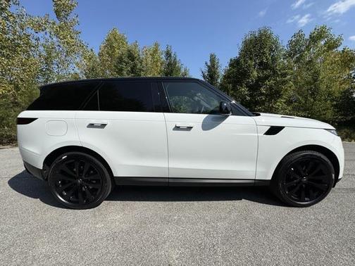 2025 Land Rover Range Rover Sport SE