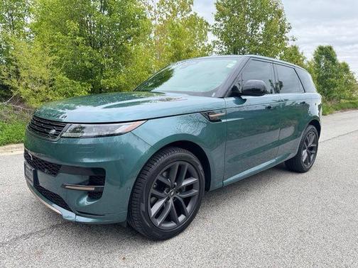 Giola Green Metallic 2024 Land Rover Range Rover Sport SE