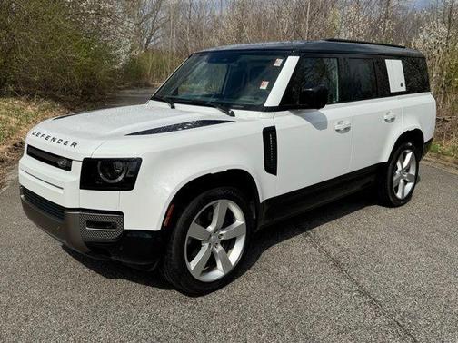 Fuji White 2024 Land Rover Defender 130 P400 X-Dynamic SE