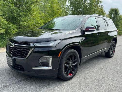 Mosaic Black Metallic 2023 Chevrolet Traverse Premier