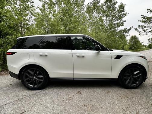 2024 Land Rover Range Rover Sport SE