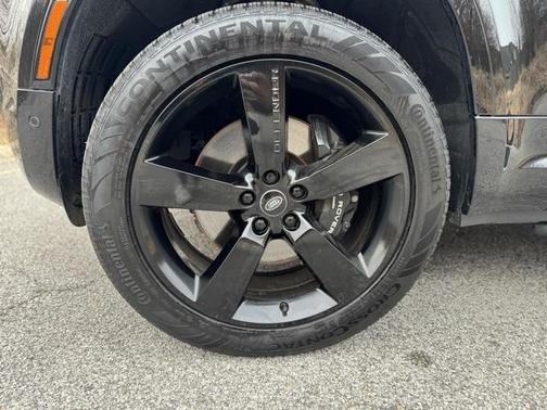 2023 Land Rover Defender 110 V8