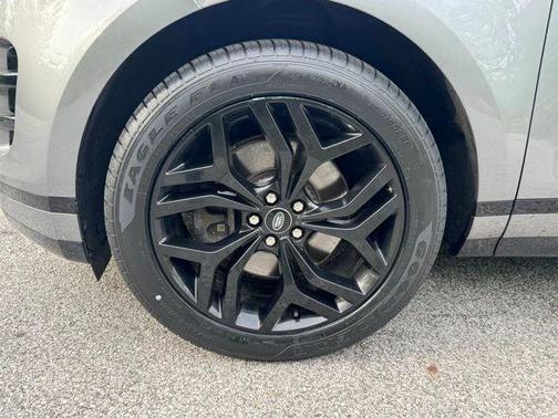 Eiger Grey Metallic 2023 Land Rover Range Rover Evoque R-Dynamic SE