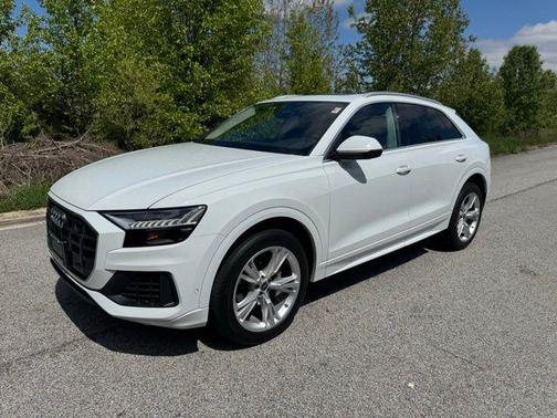 Glacier White Metallic 2023 Audi Q8 55 Premium