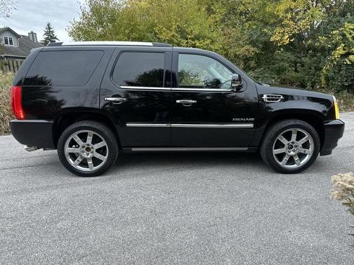 2011 Cadillac Escalade Premium