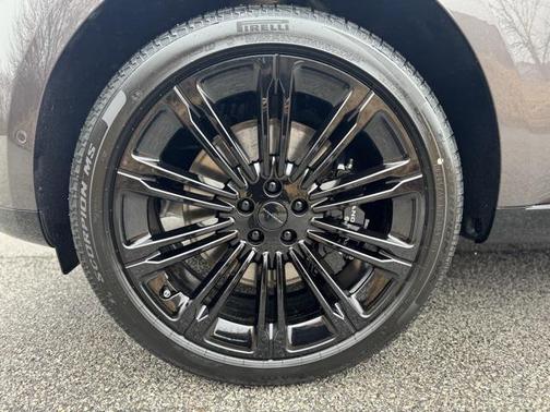 2026 Land Rover Range Rover P530 SE