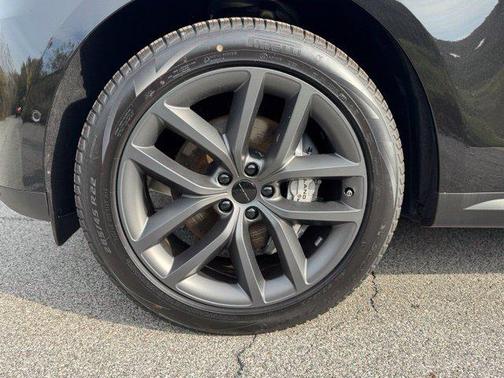 Santorini Black 2027 Land Rover Range Rover Sport SE