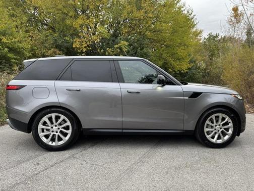 2025 Land Rover Range Rover Sport SE