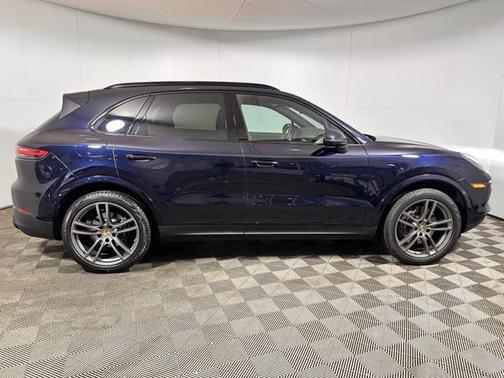 2021 Porsche Cayenne Base (Tiptronic)